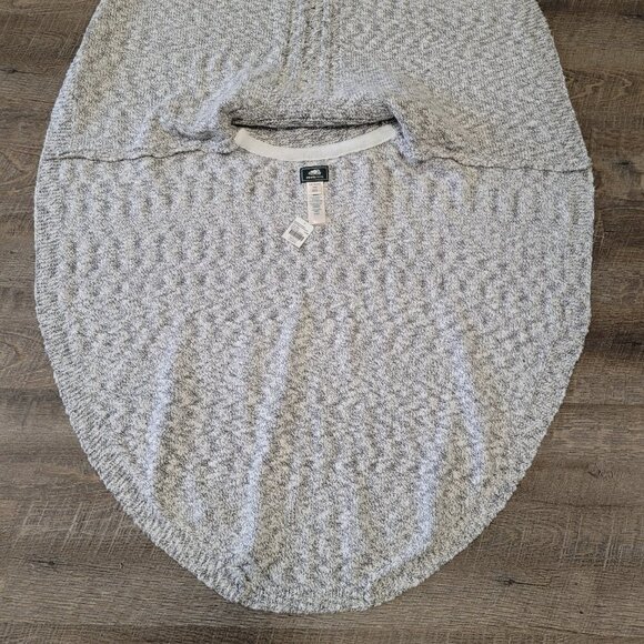 NWT ROOTS | Kids Winter Snowy Fox Poncho | Sz. L/XL - Picture 6 of 6